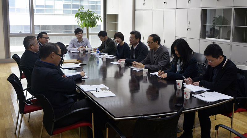 冯果教授与课题组成员在证监会调研.jpg